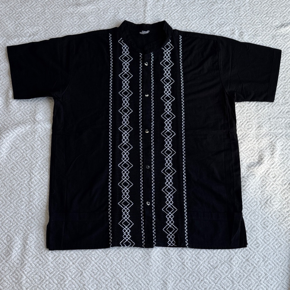 NWOT 100%Cotton  Black Embroidered Men's Shirt Sz L